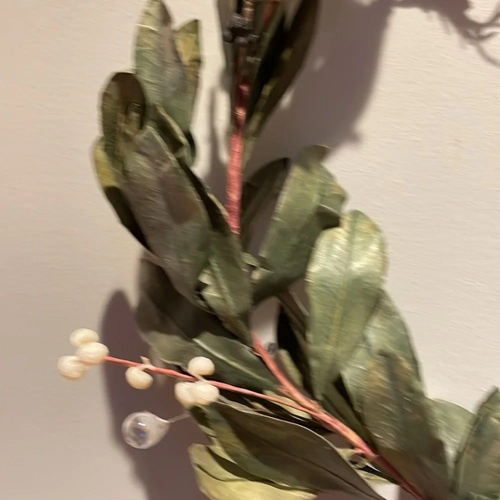 Gorgeous holiday garland with berries and glass beads. Approx 5+ft